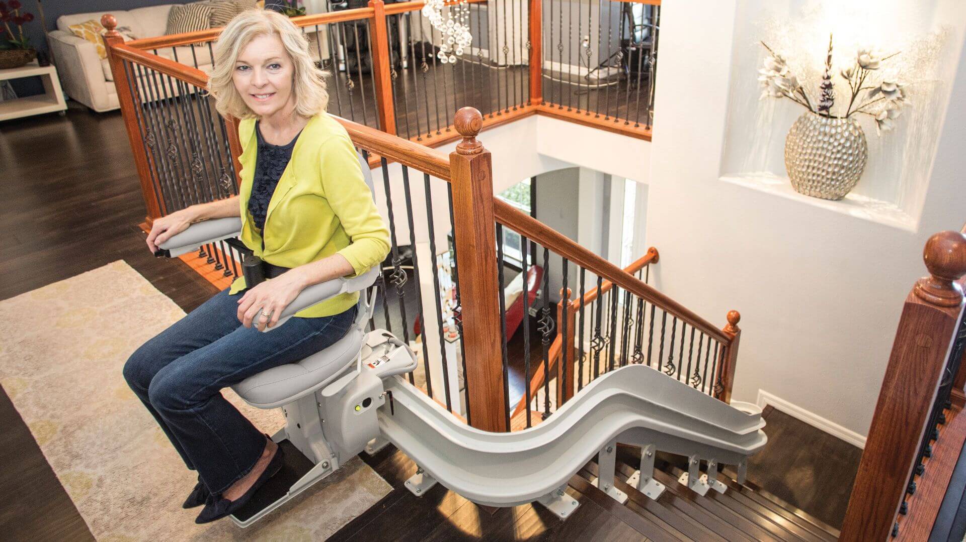 Elite Curved Stairlift